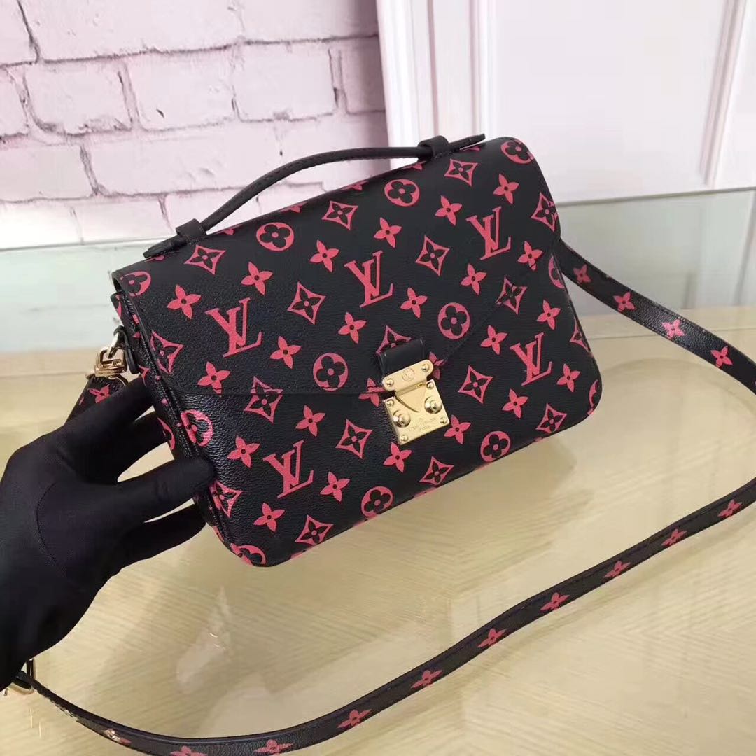 L0vis Vvtt0n Pochette Metis Handbag
