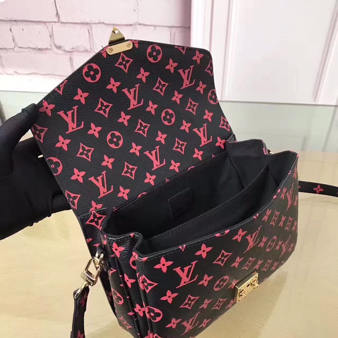 L0vis Vvtt0n Pochette Metis Handbag