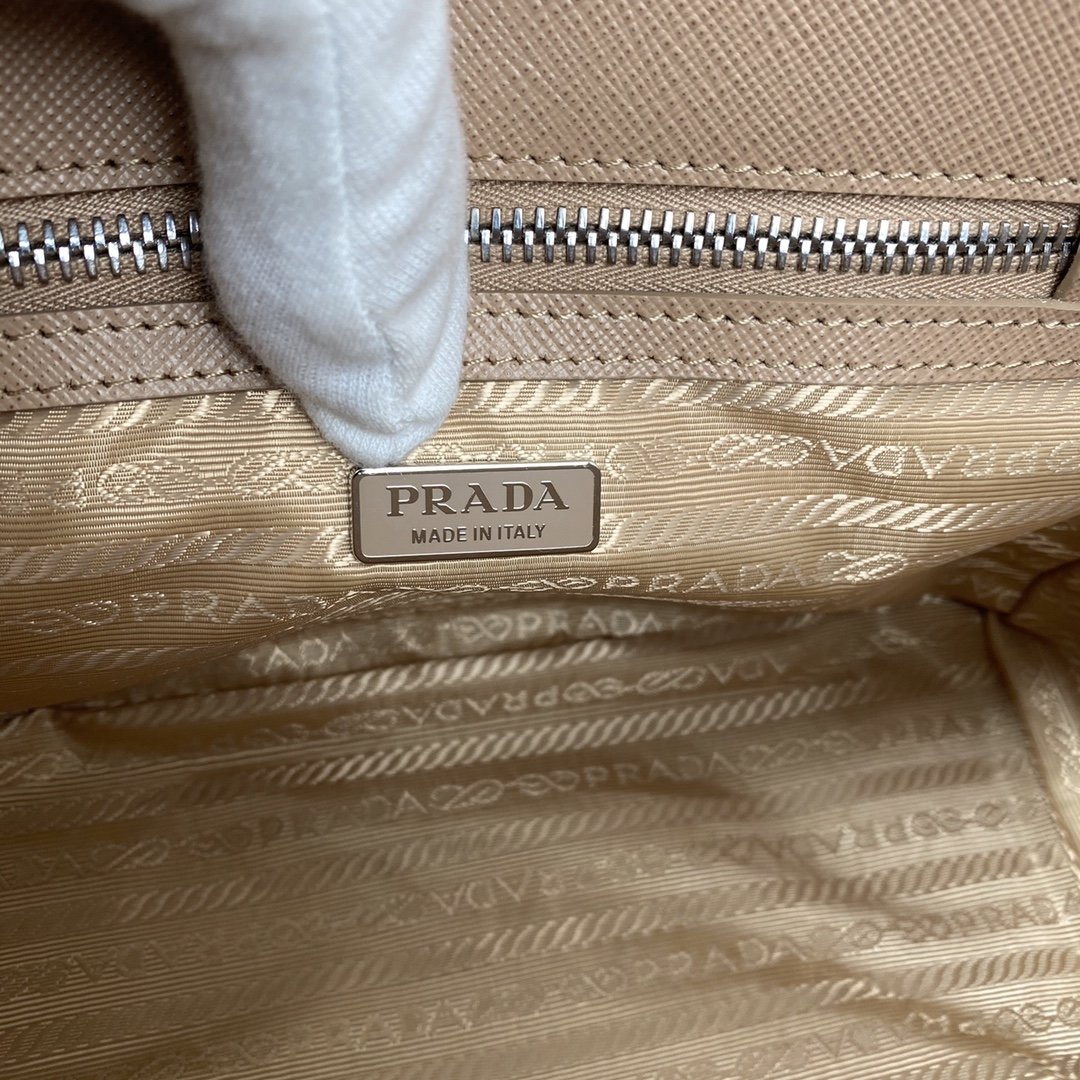 Pra*a Saffiano Leather Bag 1BA296 23cm 006
